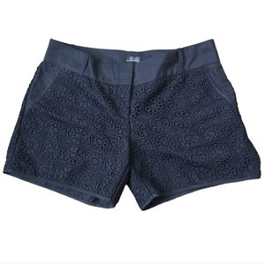 The limited short Size 8